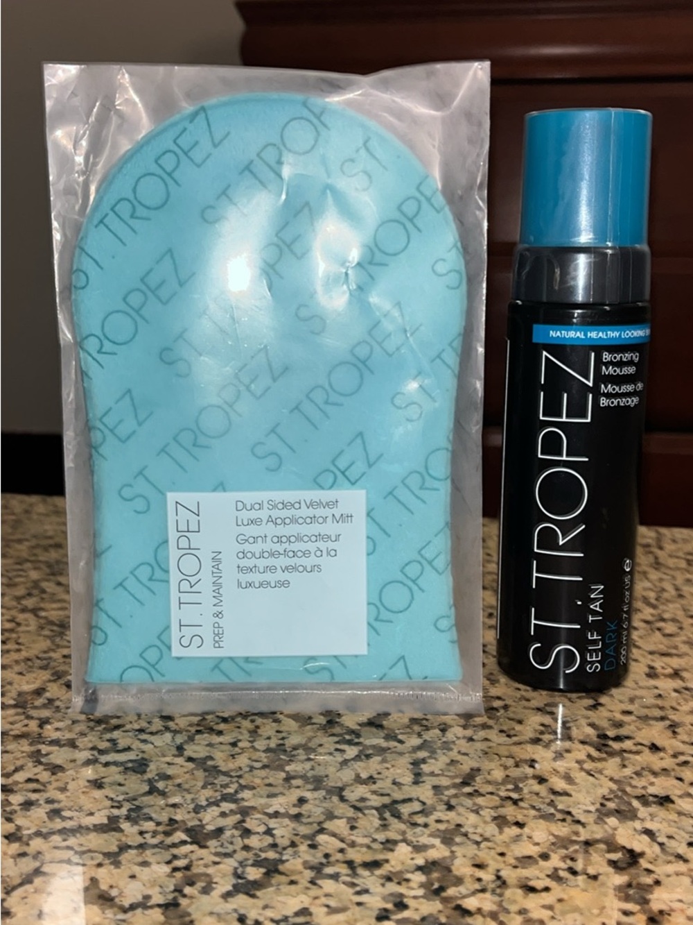 St. Tropez Blue Dual-Sided Velvet Applicator Mitt